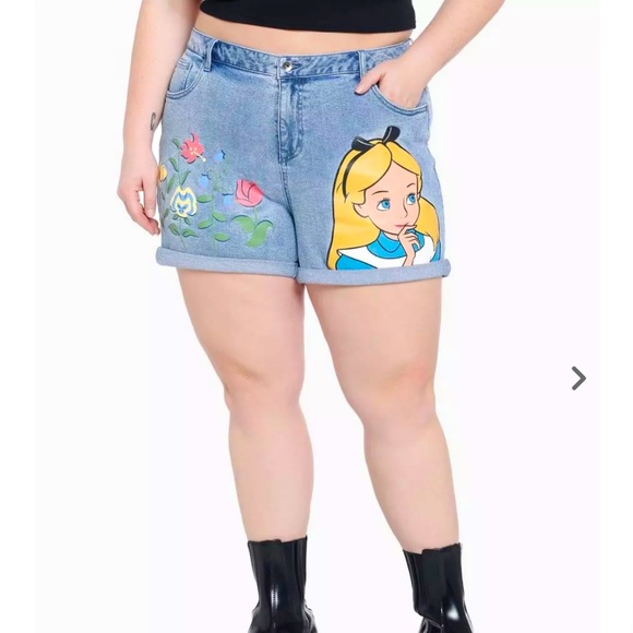 Disney Pants - Disney Alice In Wonderland Flowers Mom Shorts